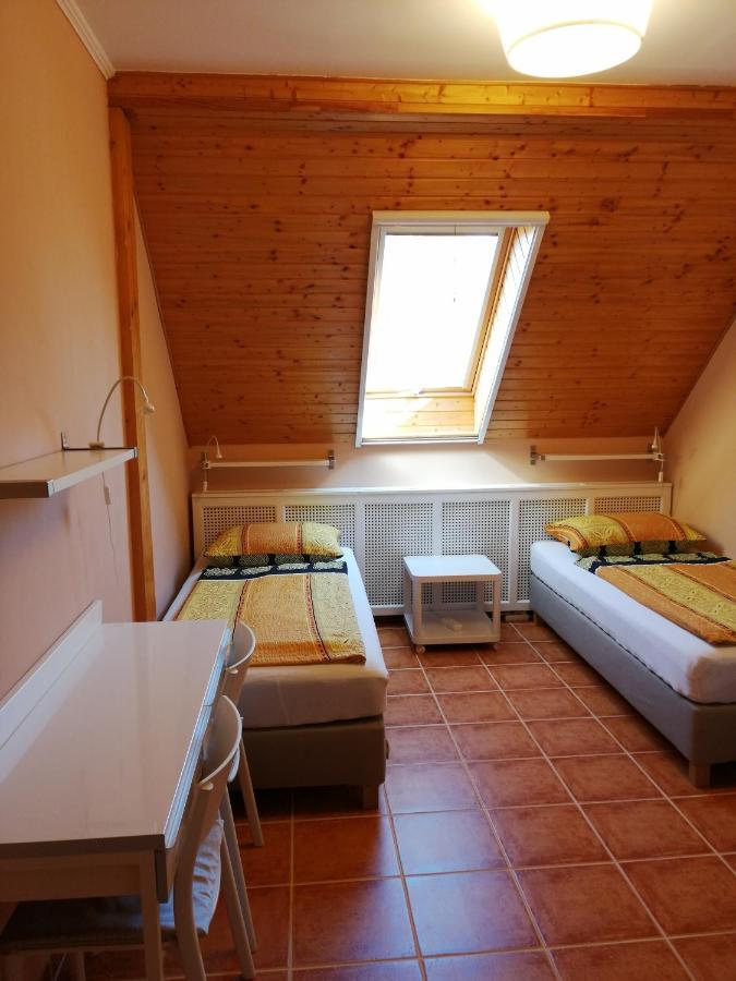 Karpatia Panzio Bed & Breakfast เอสแตร์กอม ภายนอก รูปภาพ