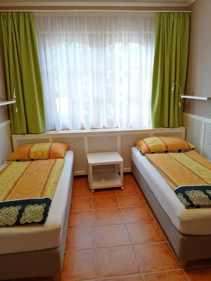 Karpatia Panzio Bed & Breakfast เอสแตร์กอม ภายนอก รูปภาพ