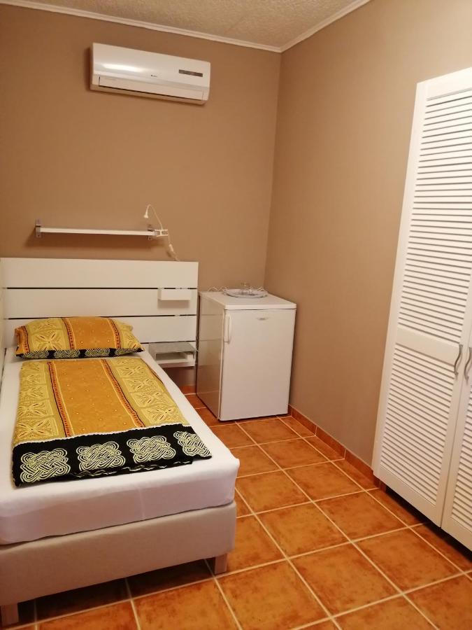 Karpatia Panzio Bed & Breakfast เอสแตร์กอม ภายนอก รูปภาพ