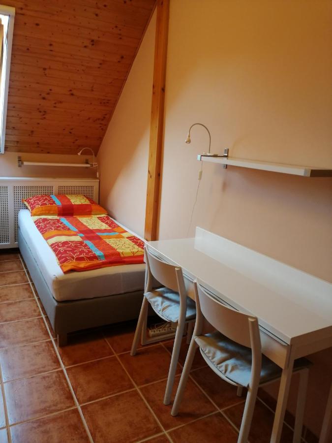Karpatia Panzio Bed & Breakfast เอสแตร์กอม ภายนอก รูปภาพ